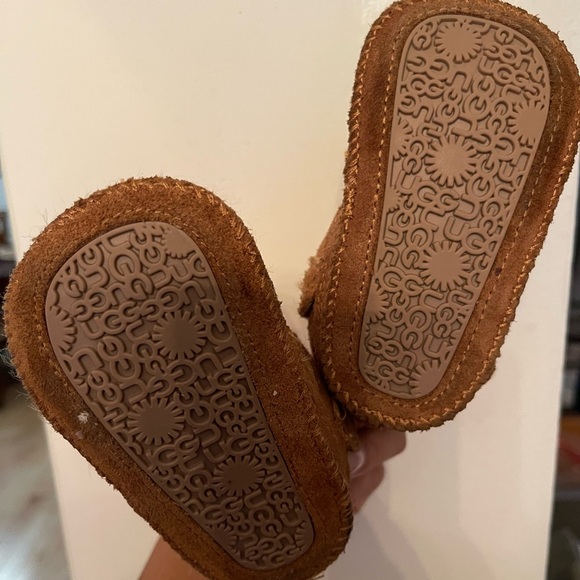 Infant Neumel Uggs 6-12 Months - Picture 6 of 6